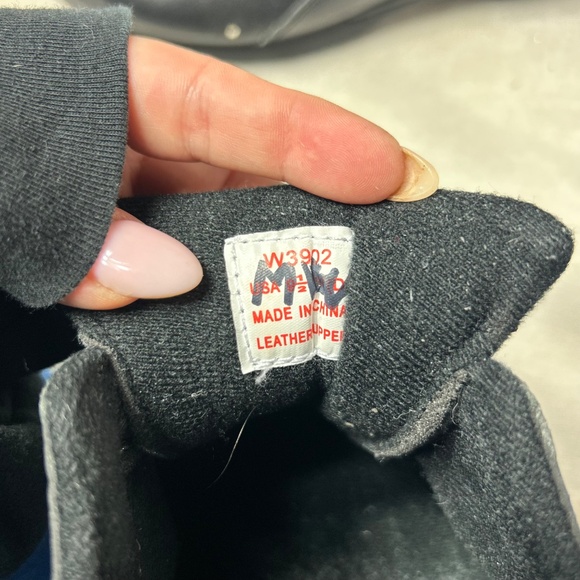 Propet Men’s Size 9.5 Walking Sneakers A - Picture 4 of 5